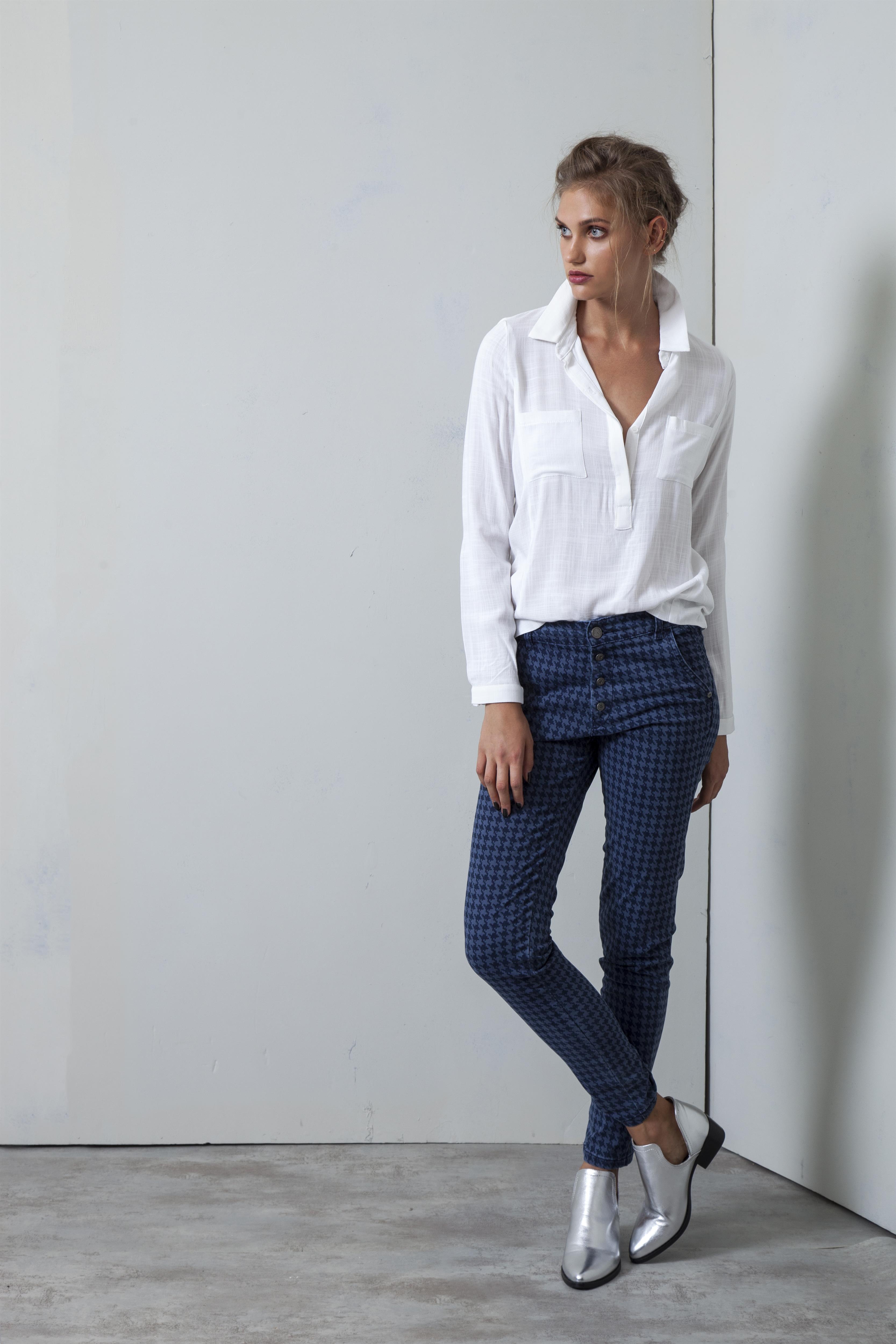 Hagit Tassa shirt 349 Ils pants 569 Ils photo Tamuz Rahman & Hadas Peretz